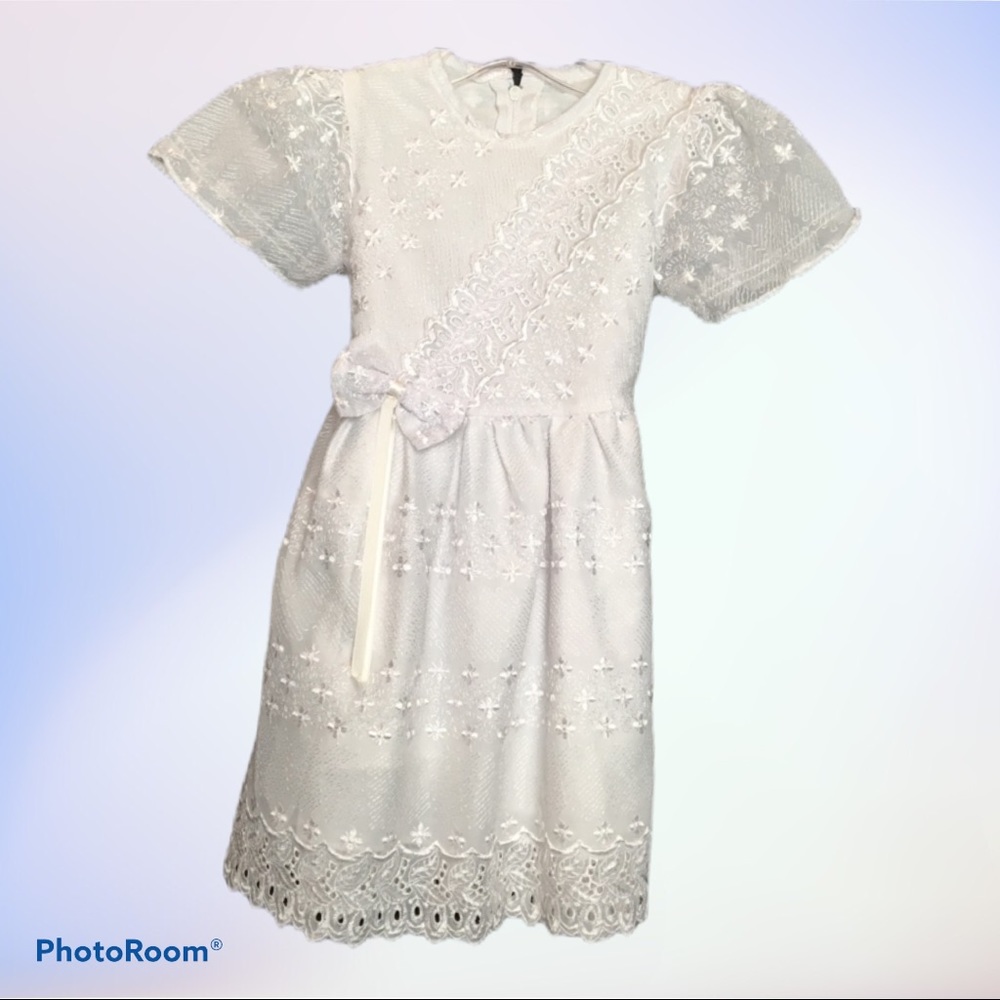 Vintage White Embroidered Short Sleeved Lace Sunday Dress Communion Flower Girl
